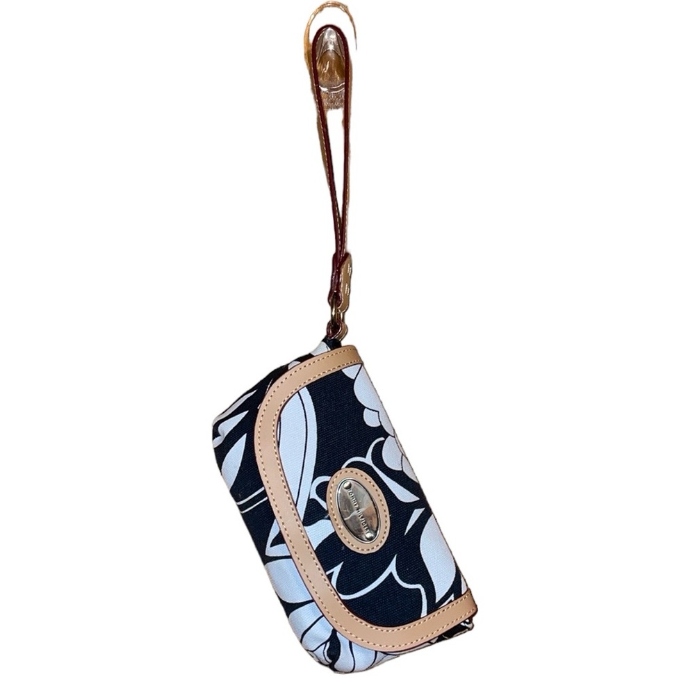 •TOMMY HILFIGER•NWOT BLACK-WHITE FLORAL LEATHER TRIM WRISTLET. LIKE NEW.
